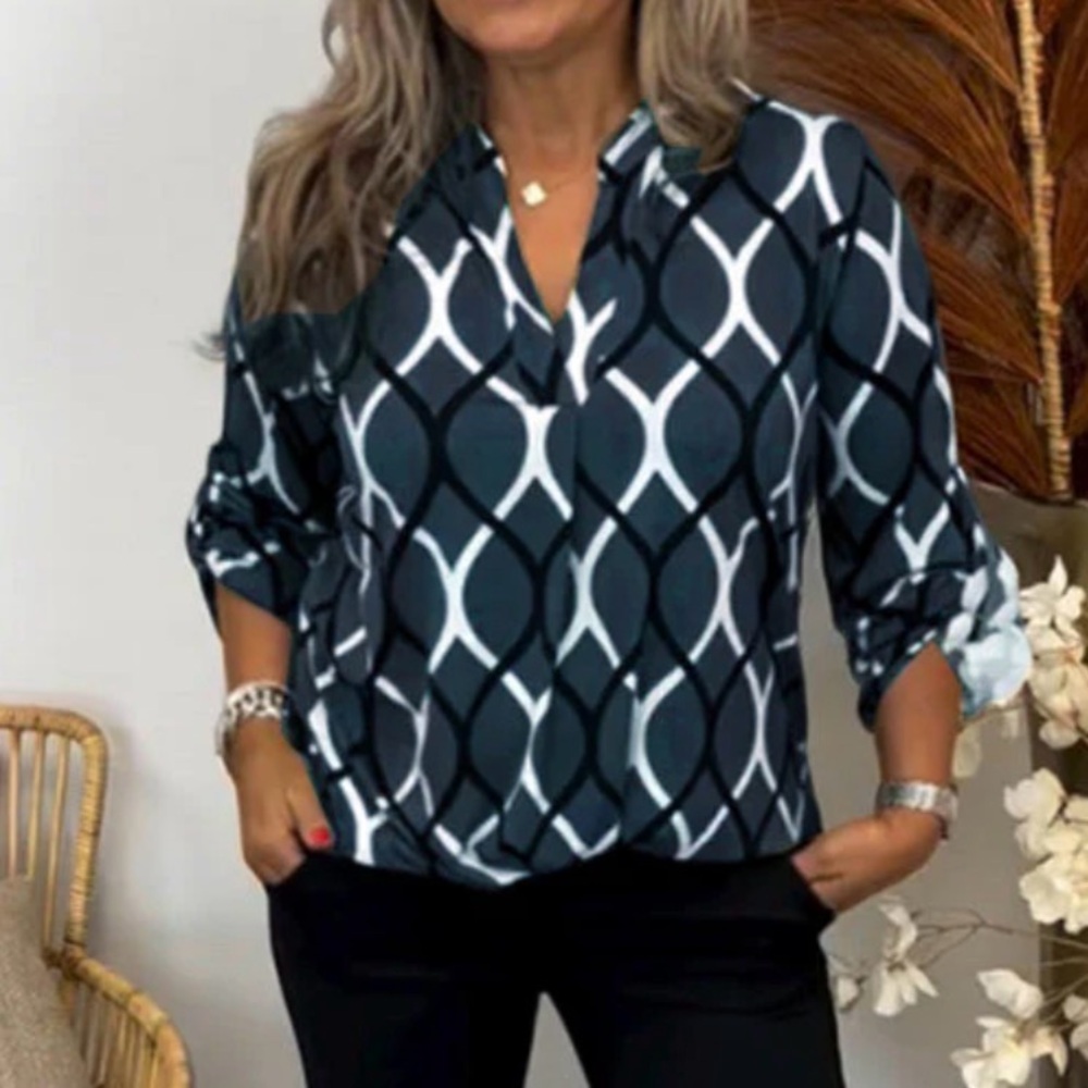 Womens Geometric Print V-Neck Blouse - Black & White